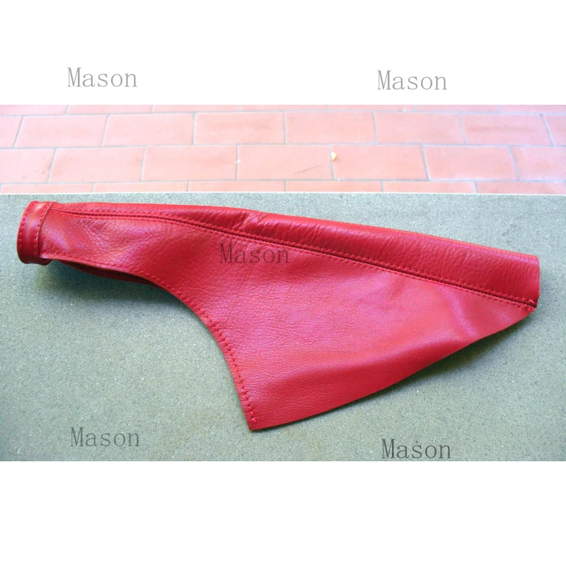 R+ FOR Alfa Romeo Duetto Gear Lever Gaiter in Genuine Red Leather with Clip
R+ FOR Alfa Romeo Duetto Gear Lever Gaiter in Genuine Red Leather with Clip