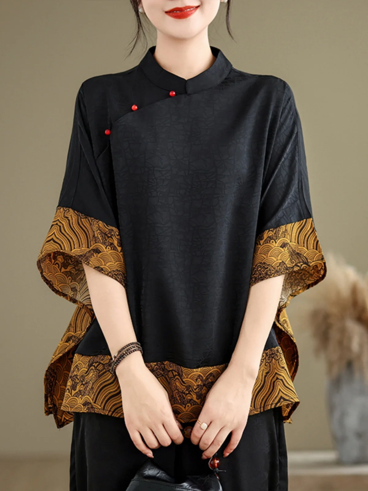 Chinese Sle Loose Fit Women's irt Xiangyun Silk Summer New Faionable Mom irt Cloud Pattern Button up Casual irt
Chinese Sle Loose Fit Women's irt Xiangyun Silk Summer New Faionable Mom irt Cloud Pattern Button up Casual irt