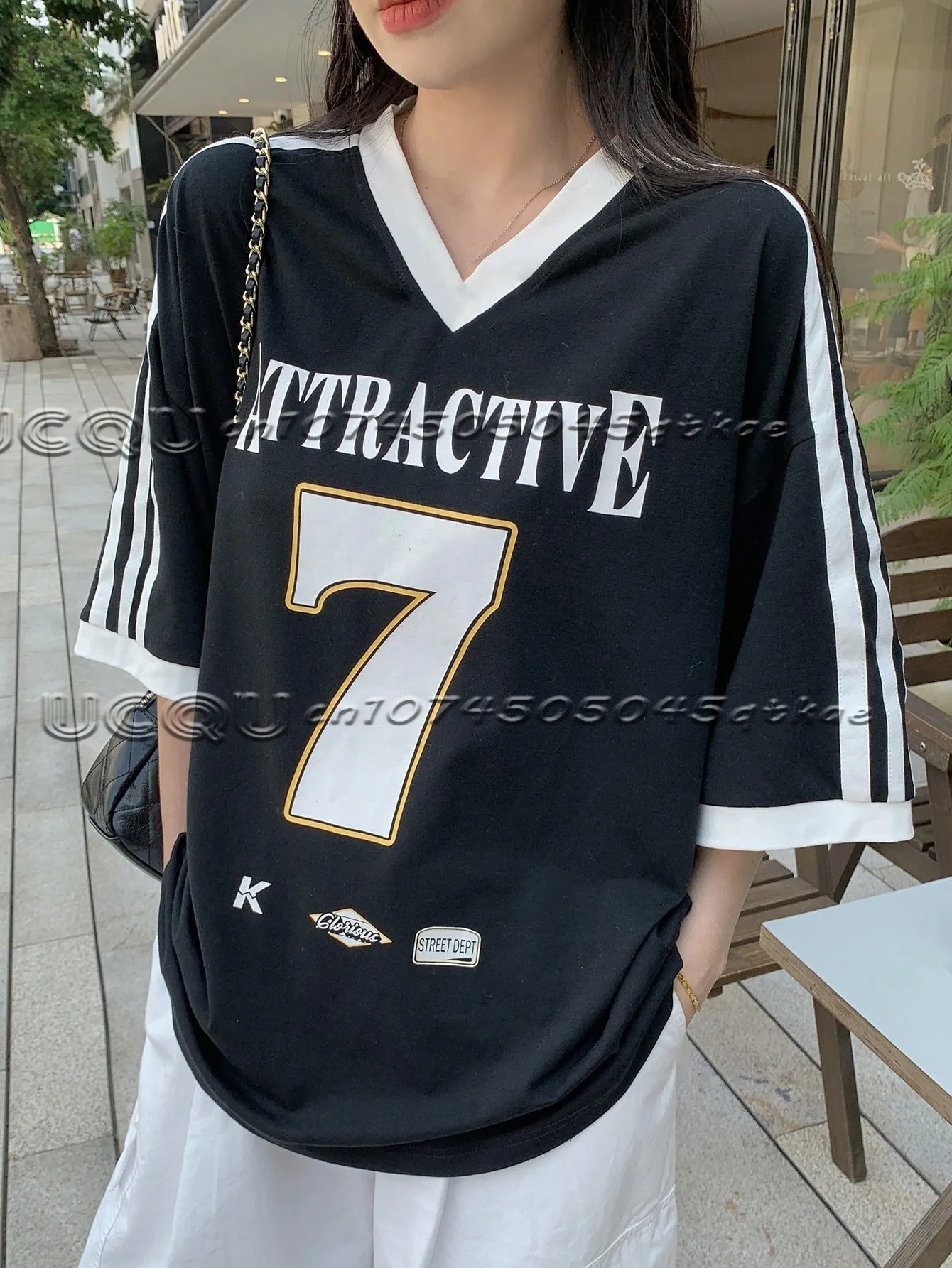 Summer Women'S T-Shirt No.7&Letter American Oversized Loose Jersey Short Sleeved V-Neck Black And White Color Top Tee
Summer Women'S T-Shirt No.7&Letter American Oversized Loose Jersey Short Sleeved V-Neck Black And White Color Top Tee