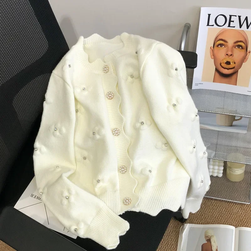 Белый светский стиль, вязаный кардиган с вышивкой, 2024, ранняя осень, топ, свитер с цветочным принтом, куртка, весенний гардероб, новый подходящий для женщин
Белый светский стиль, вязаный кардиган с вышивкой, 2024, ранняя осень, топ, свитер с цветочным принтом, куртка, весенний гардероб, новый подходящий для женщин