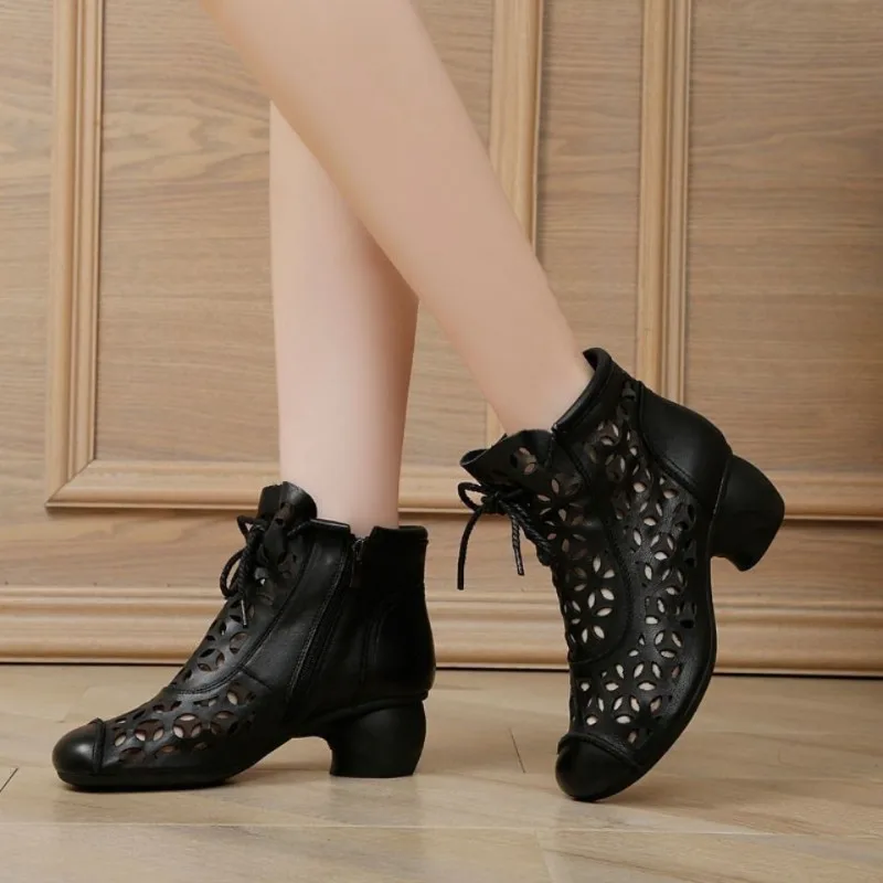 Brand Retro Style Soft Leather Women Boots NEW Summer Mid Heels Sandals Shoes Side Zip Female Footware Black Brown
Brand Retro Style Soft Leather Women Boots NEW Summer Mid Heels Sandals Shoes Side Zip Female Footware Black Brown