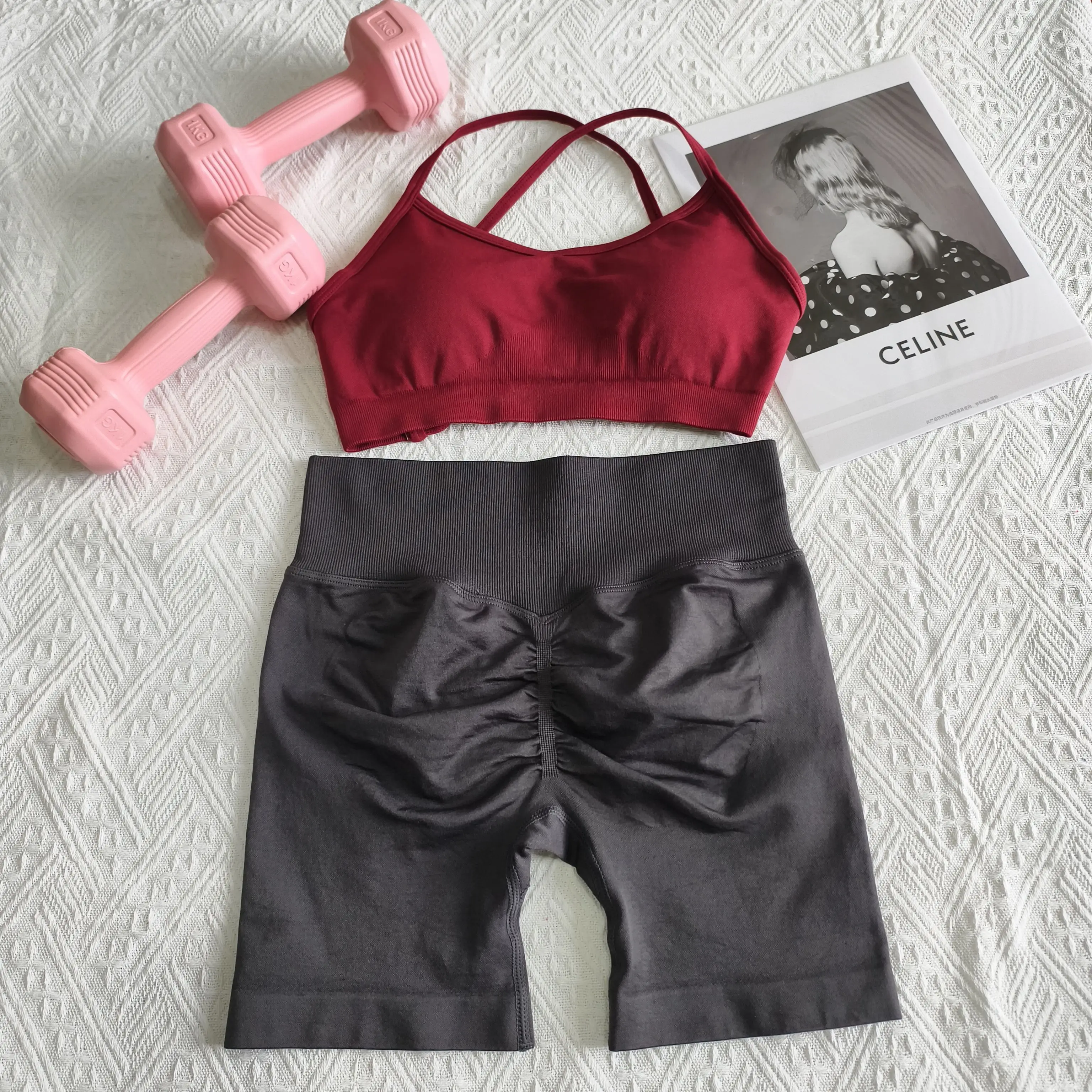 Summer New Breathable High-quality Solid Color Sports Cross Vest Seamless Women's Hip Lift Cycling Shorts Set
Summer New Breathable High-quality Solid Color Sports Cross Vest Seamless Women's Hip Lift Cycling Shorts Set