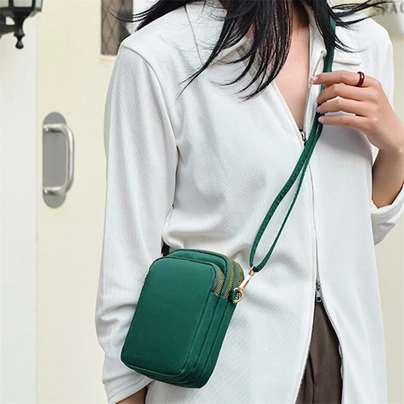 Новинка, женская вертикальная сумка-кошелек на шею, модная однотонная сумка через плечо
Новинка, женская вертикальная сумка-кошелек на шею, модная однотонная сумка через плечо