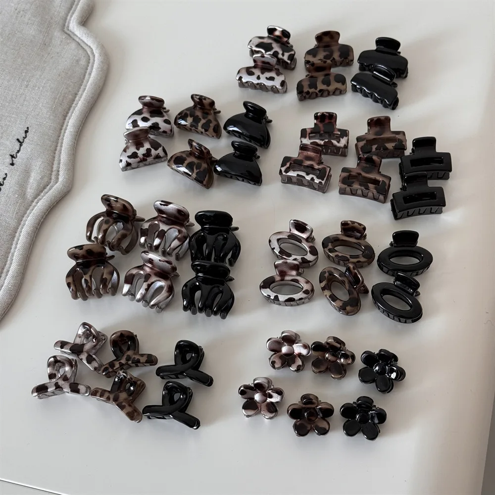 6PCS Leopard Small Hair Claw Clips Crab Clamps Women Girls Cute Geometric Flowers Hair Barrettes Hair Accessories Set Fashion
6PCS Leopard Small Hair Claw Clips Crab Clamps Women Girls Cute Geometric Flowers Hair Barrettes Hair Accessories Set Fashion