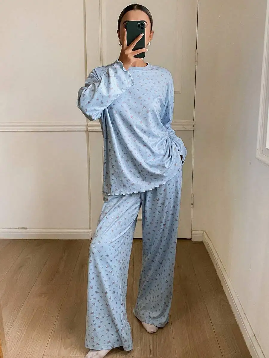 Ditsy Floral Loose Comfortable Women Pajama Set Sleepwear
Ditsy Floral Loose Comfortable Women Pajama Set Sleepwear