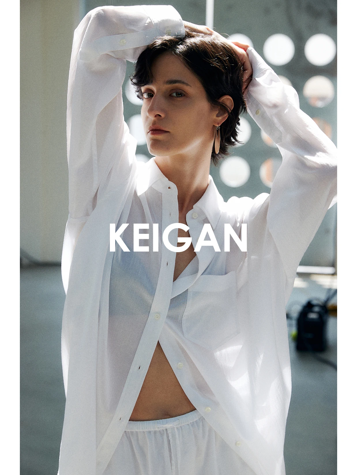 Летний комплект KEIGAN: свободная рубашка с длинным рукавом для защиты от солнца, из высококачественного длинноволокнистого хлопка, легкая, прозрачная.
Летний комплект KEIGAN: свободная рубашка с длинным рукавом для защиты от солнца, из высококачественного длинноволокнистого хлопка, легкая, прозрачная.