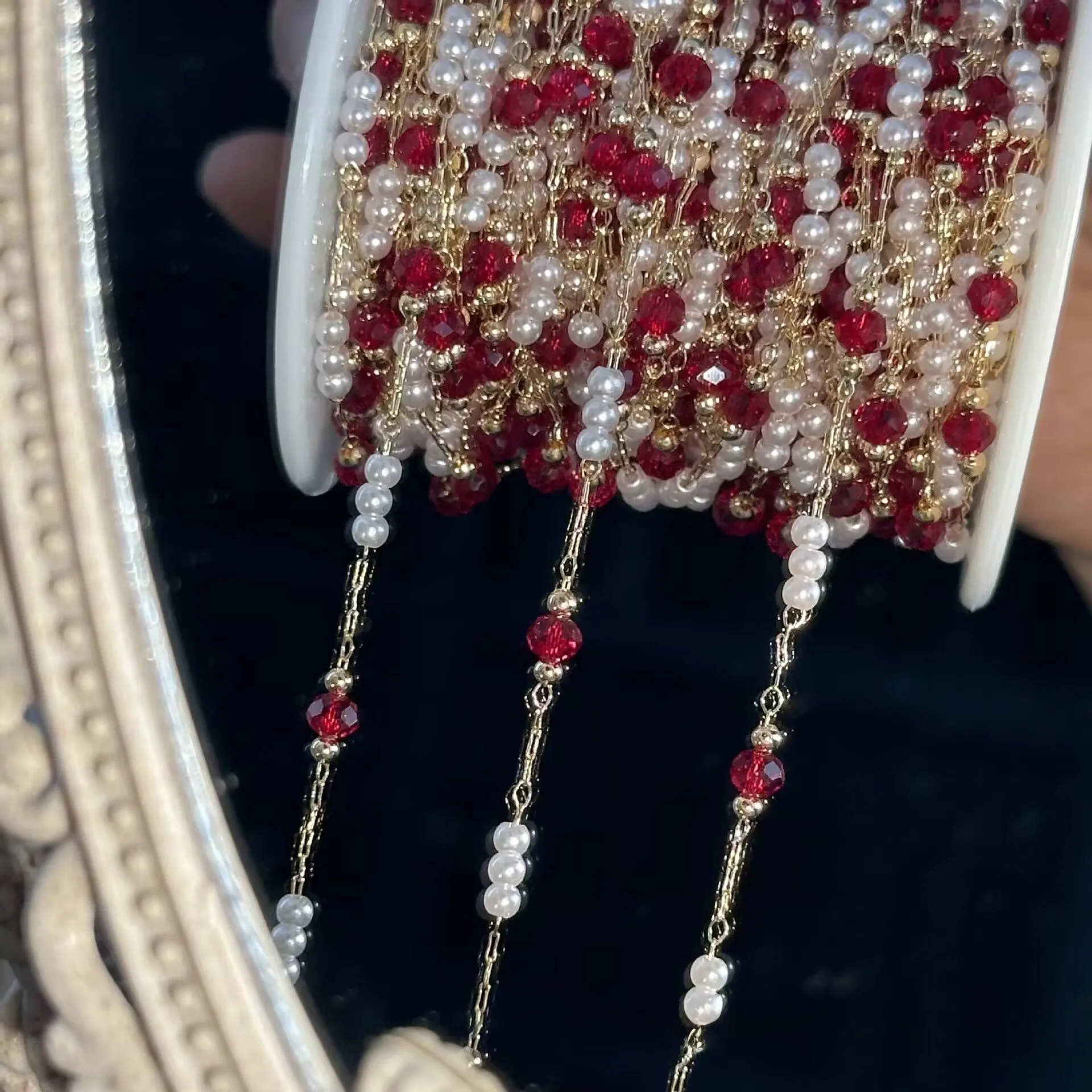 0.5/1/2M Red Rhinestone Imitation Pearl Pure Copper Chain For DIY Necklace Making Material Tassel Chain Step Shaking Accessories 
0.5/1/2M Red Rhinestone Imitation Pearl Pure Copper Chain For DIY Necklace Making Material Tassel Chain Step Shaking Accessories