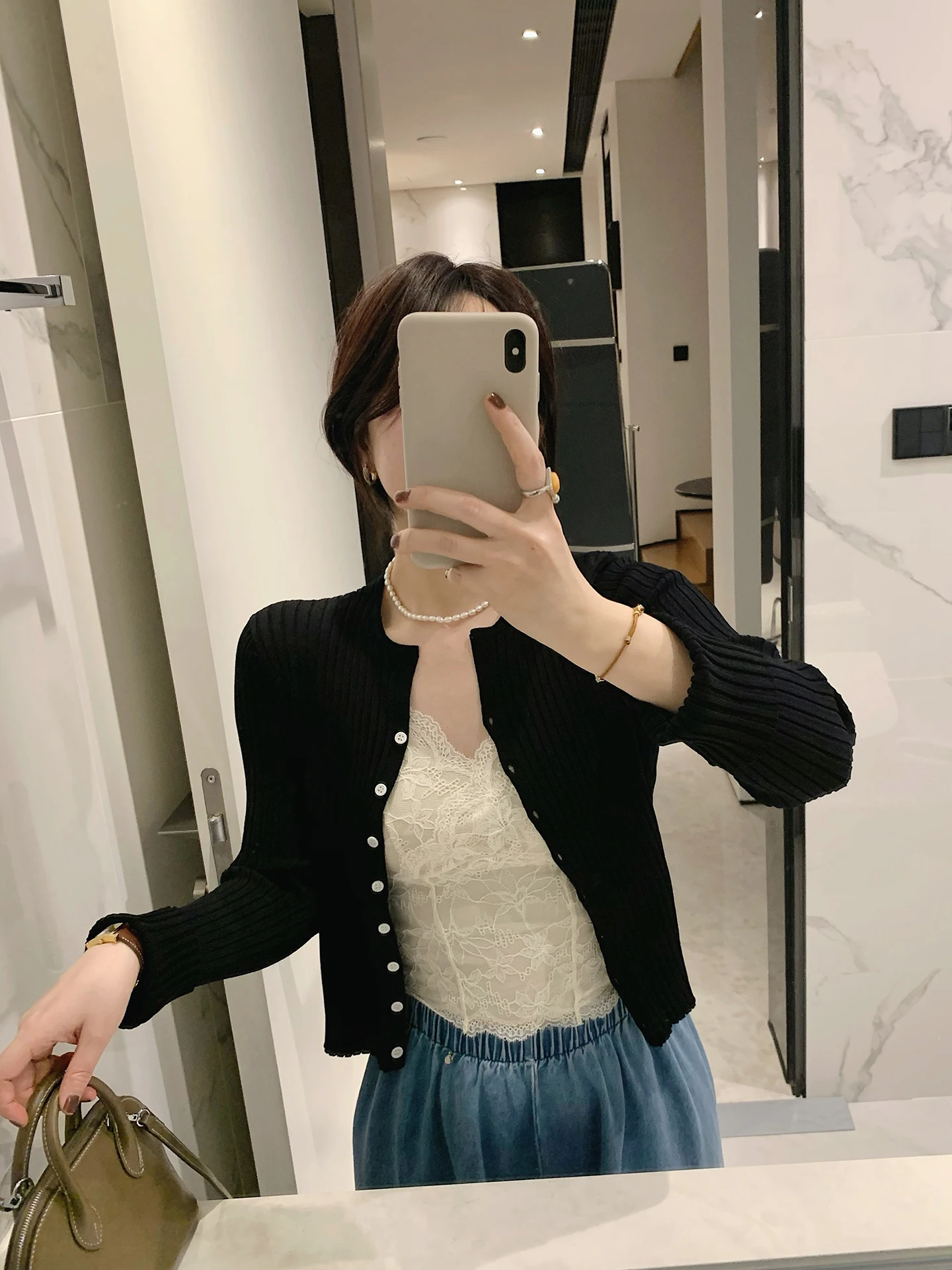 Misslady Black Versatile Ice Silk Long Sleeve Knitted Open Cardigan Women's Sun Protection Simple Elegant Slimming Short Trendy
Misslady Black Versatile Ice Silk Long Sleeve Knitted Open Cardigan Women's Sun Protection Simple Elegant Slimming Short Trendy