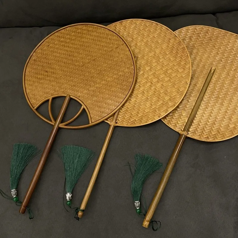 Handmade bamboo fan lacquer Chinese retro household summer cool cattail fan group fan banana fan waist fan
Handmade bamboo fan lacquer Chinese retro household summer cool cattail fan group fan banana fan waist fan
