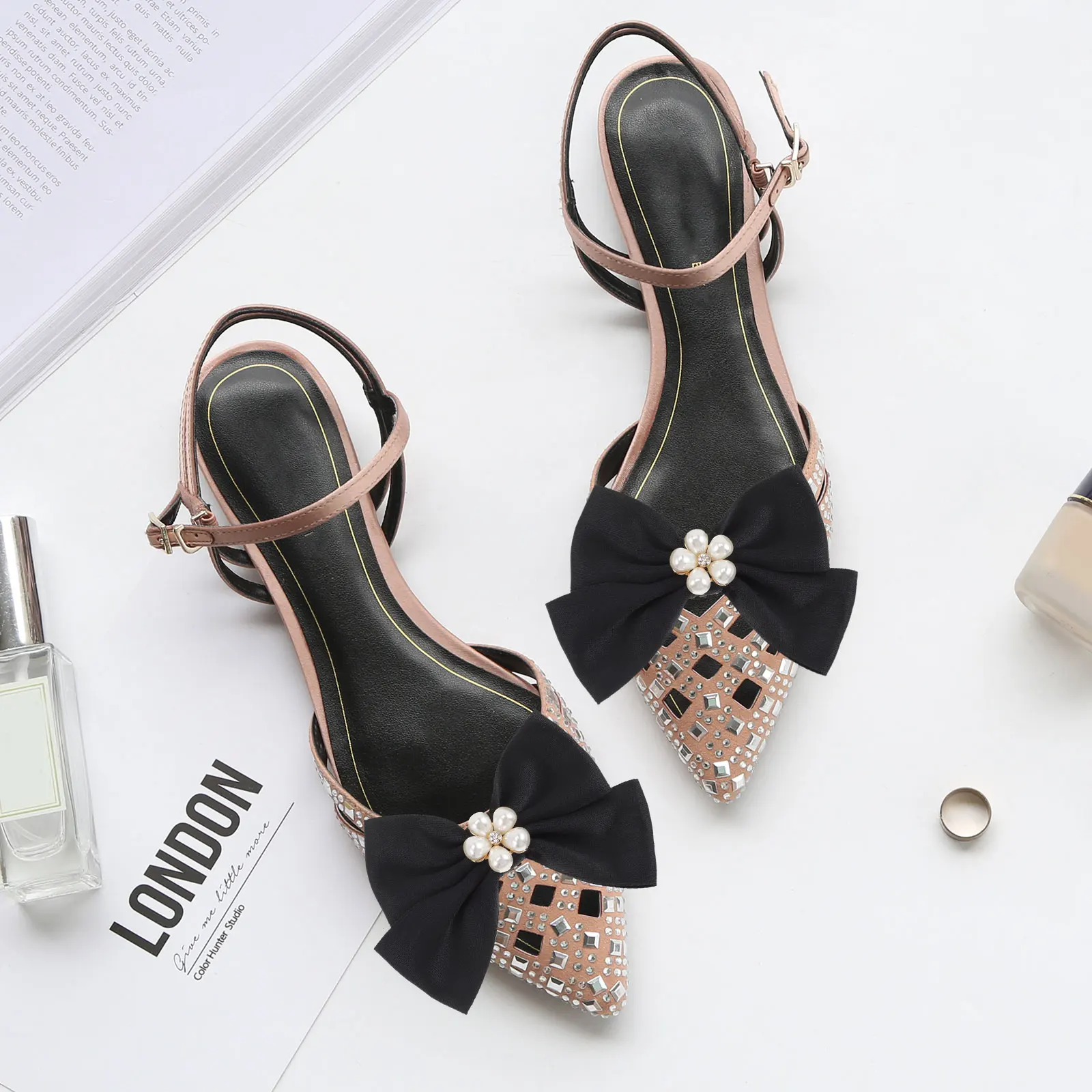 Elegant Bow Shoe Clips Pearls Decor Pumps Cloth Metal Material Party Wedding Banquet Black Easy Apply Remove Hair Accessories
Elegant Bow Shoe Clips Pearls Decor Pumps Cloth Metal Material Party Wedding Banquet Black Easy Apply Remove Hair Accessories
