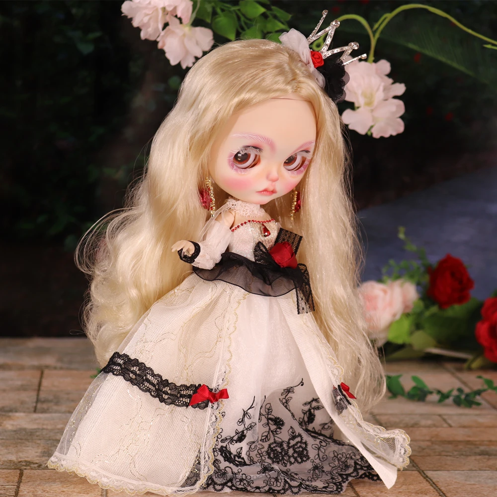 Ooak Rose Queen ICY DBS Blyth Doll Carved Lips Matte Face 1/6 BJD Azone S Anime Girl
Ooak Rose Queen ICY DBS Blyth Doll Carved Lips Matte Face 1/6 BJD Azone S Anime Girl