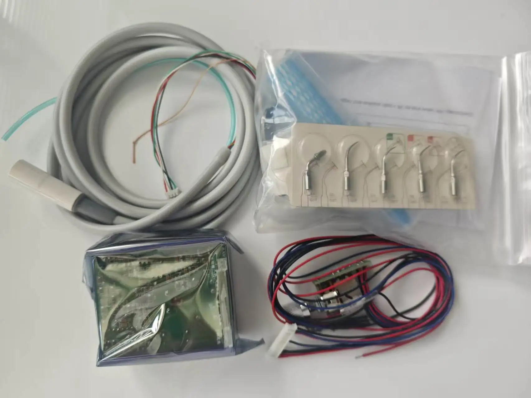 LED Ultrasonic Piezo Electric Dental Scaler High Quality Built-in Teeth Cleaning Whitening System with Scaler Handpiece
LED Ultrasonic Piezo Electric Dental Scaler High Quality Built-in Teeth Cleaning Whitening System with Scaler Handpiece