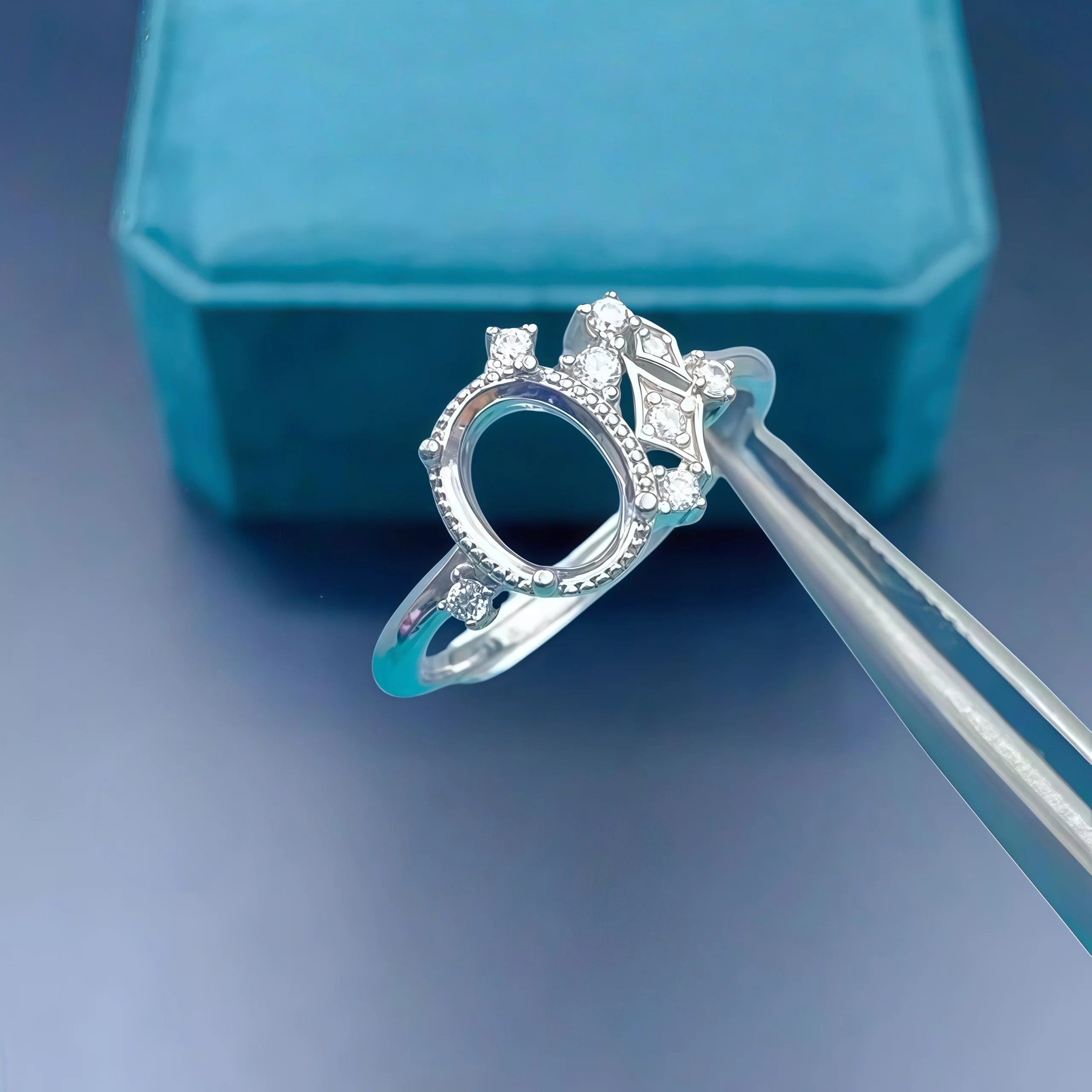 Модный пустой держатель для колец «сделай сам», стерлинговое серебро S925, 6*8 мм, эллиптический камень, изысканный простой дизайн, очаровательные свадебные украшения для женщин
Модный пустой держатель для колец «сделай сам», стерлинговое серебро S925, 6*8 мм, эллиптический камень, изысканный простой дизайн, очаровательные свадебные украшения для женщин