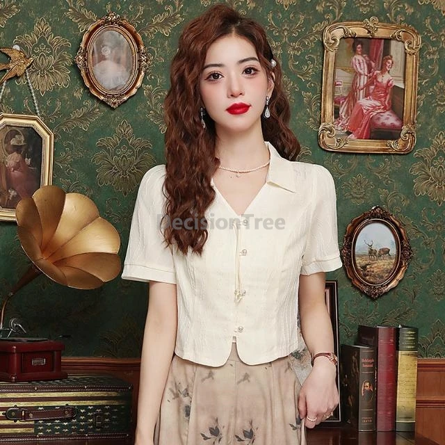 2025 new chinese style disc buckle short sleeved blouse retro design sense tang suit top simple elegant versatile summer top
2025 new chinese style disc buckle short sleeved blouse retro design sense tang suit top simple elegant versatile summer top