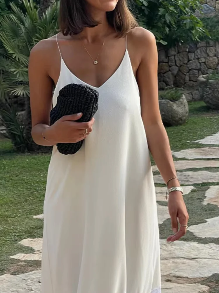 White Women Elegant Sling Maxi Dress Casual Deep V Backless Sleeveless Skinny Patchwork Hollow Out Robes New Fashion Streetwear
White Women Elegant Sling Maxi Dress Casual Deep V Backless Sleeveless Skinny Patchwork Hollow Out Robes New Fashion Streetwear