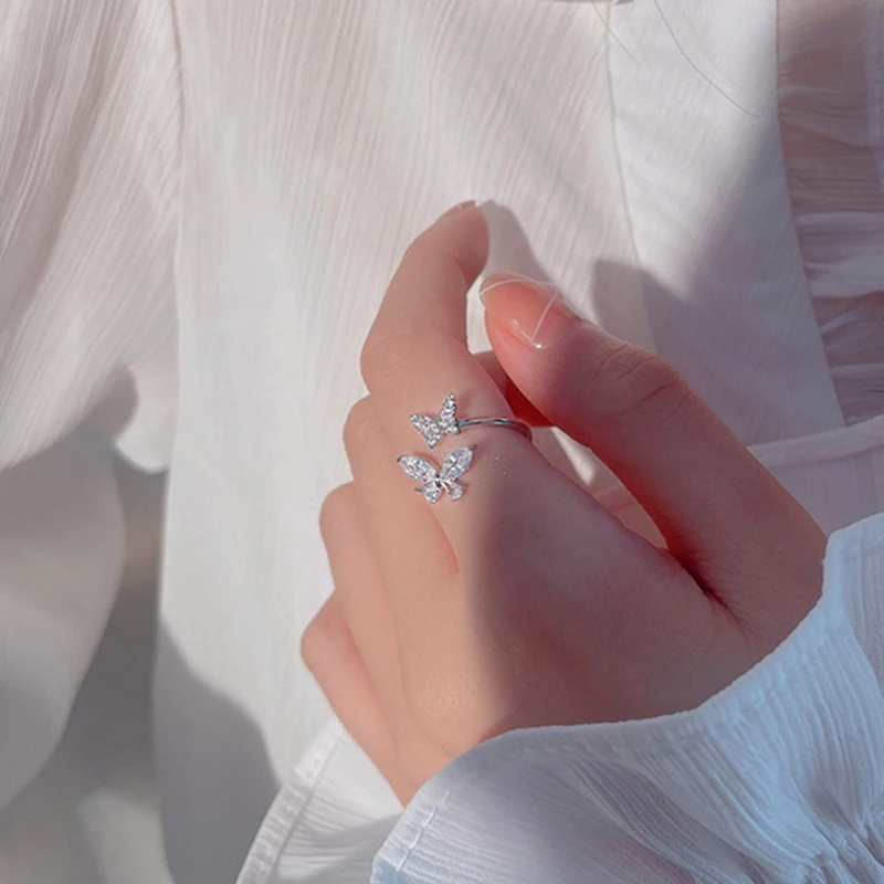 Fashion 925 Sterling Silver Butterfly Shape Ring Simple Style Shiny Women Ring Birthday Party Gift for Friends Exquisite Jewelry
Fashion 925 Sterling Silver Butterfly Shape Ring Simple Style Shiny Women Ring Birthday Party Gift for Friends Exquisite Jewelry