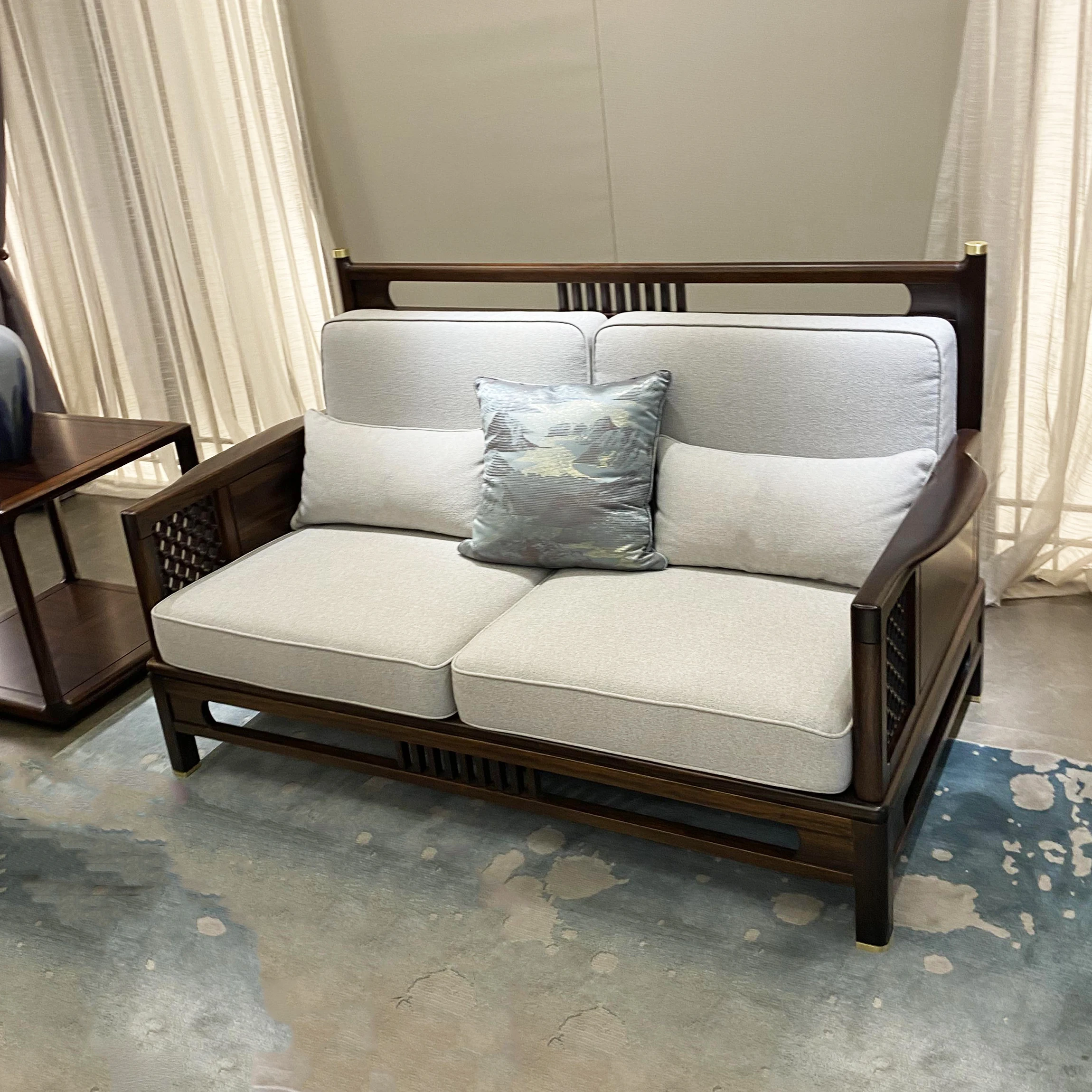 Ebony solid wood sofa New Chinese-style villa living room simple winter and summer dual-purpose apartment fabric sofa
Ebony solid wood sofa New Chinese-style villa living room simple winter and summer dual-purpose apartment fabric sofa