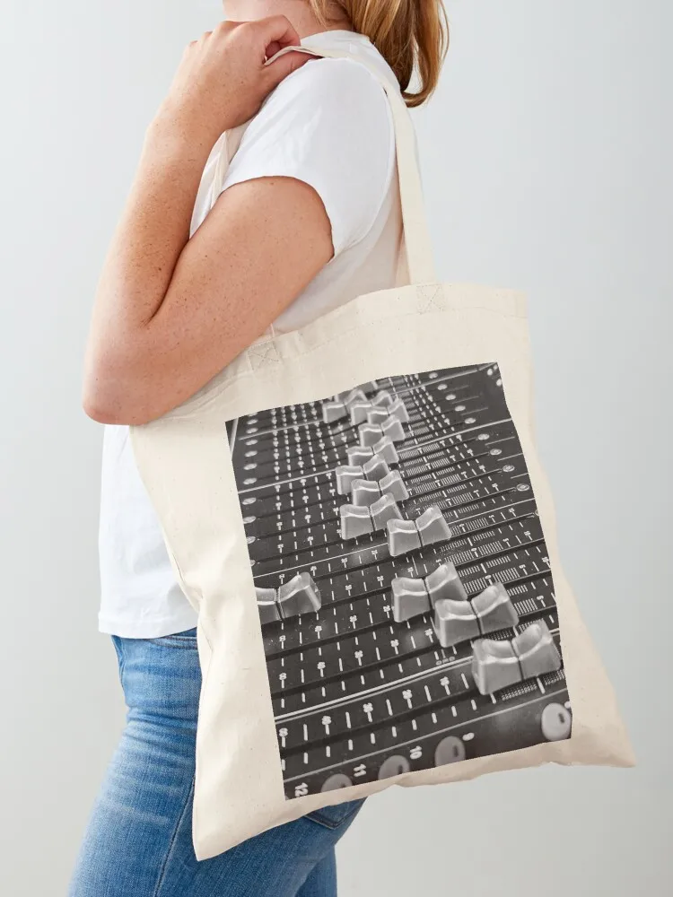 Sound boarding it Tote Bag sac pour femme tote bag screen large tote bag bags woman 2025
Sound boarding it Tote Bag sac pour femme tote bag screen large tote bag bags woman 2025