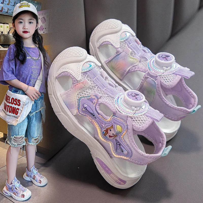 Boys' and girls' sandals with toe caps for summer 2025, new rotating button princess sandals for children's casual beach shoes
Boys' and girls' sandals with toe caps for summer 2025, new rotating button princess sandals for children's casual beach shoes