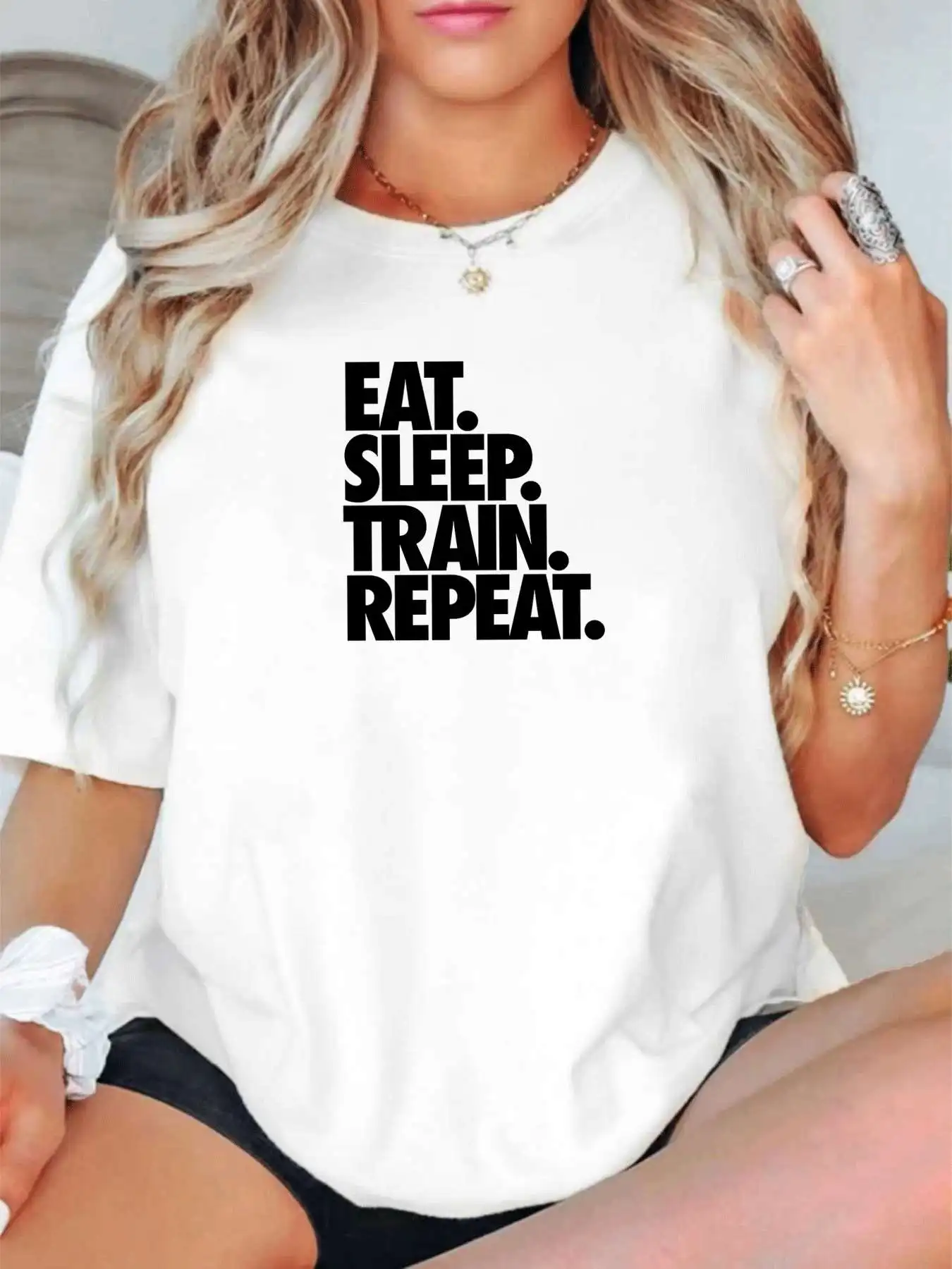 【1023213】 Женская футболка больших размеров с круглым вырезом и короткими рукавами, эластичными половинными рукавами и модными принтами
【1023213】 Женская футболка больших размеров с круглым вырезом и короткими рукавами, эластичными половинными рукавами и модными принтами