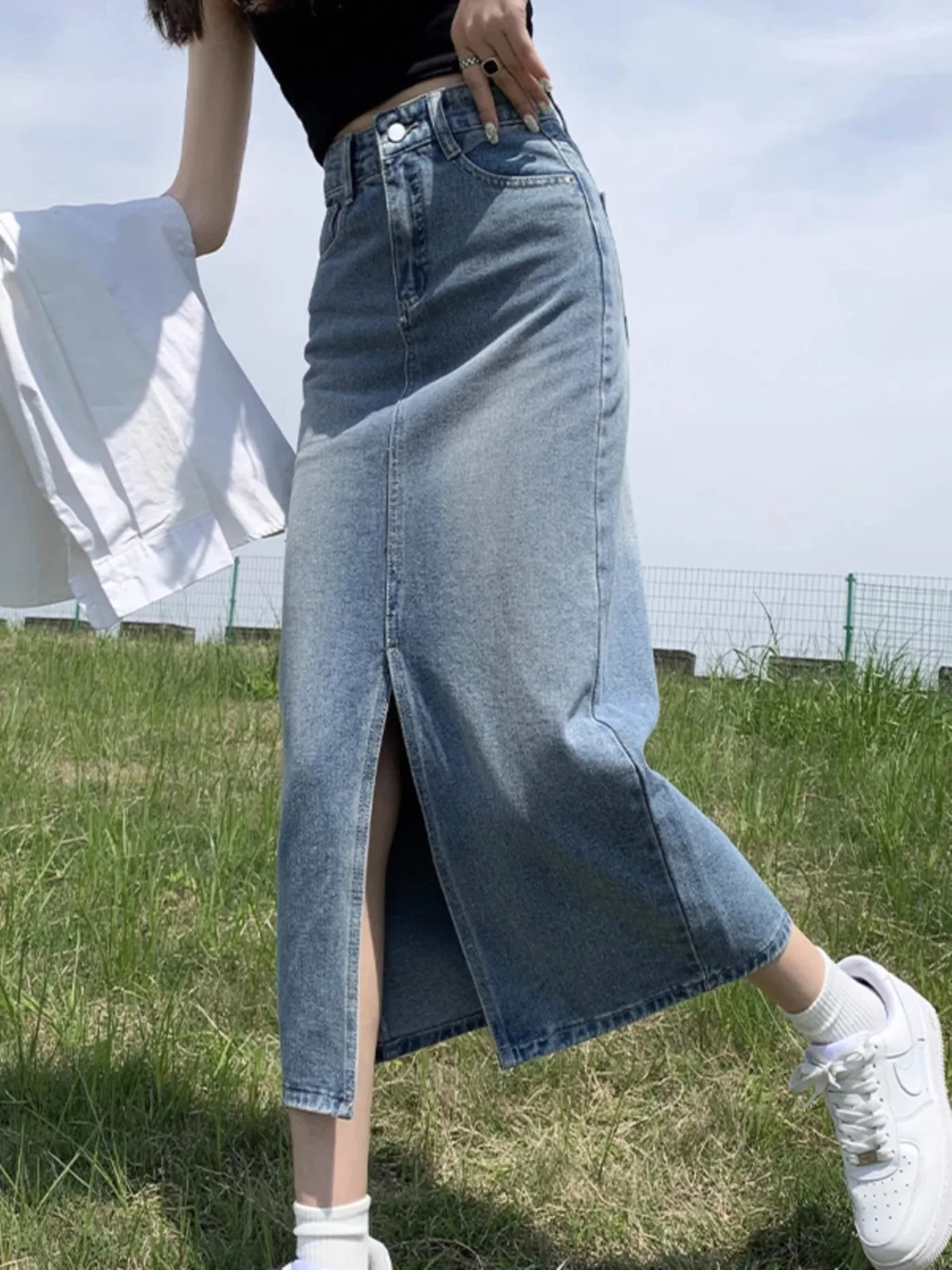 High Waist A-Line Slit Denim Skirt Women's Pear Shape Body 2025 New Korean Style INS Small Size Wrap Long Skirt
High Waist A-Line Slit Denim Skirt Women's Pear Shape Body 2025 New Korean Style INS Small Size Wrap Long Skirt