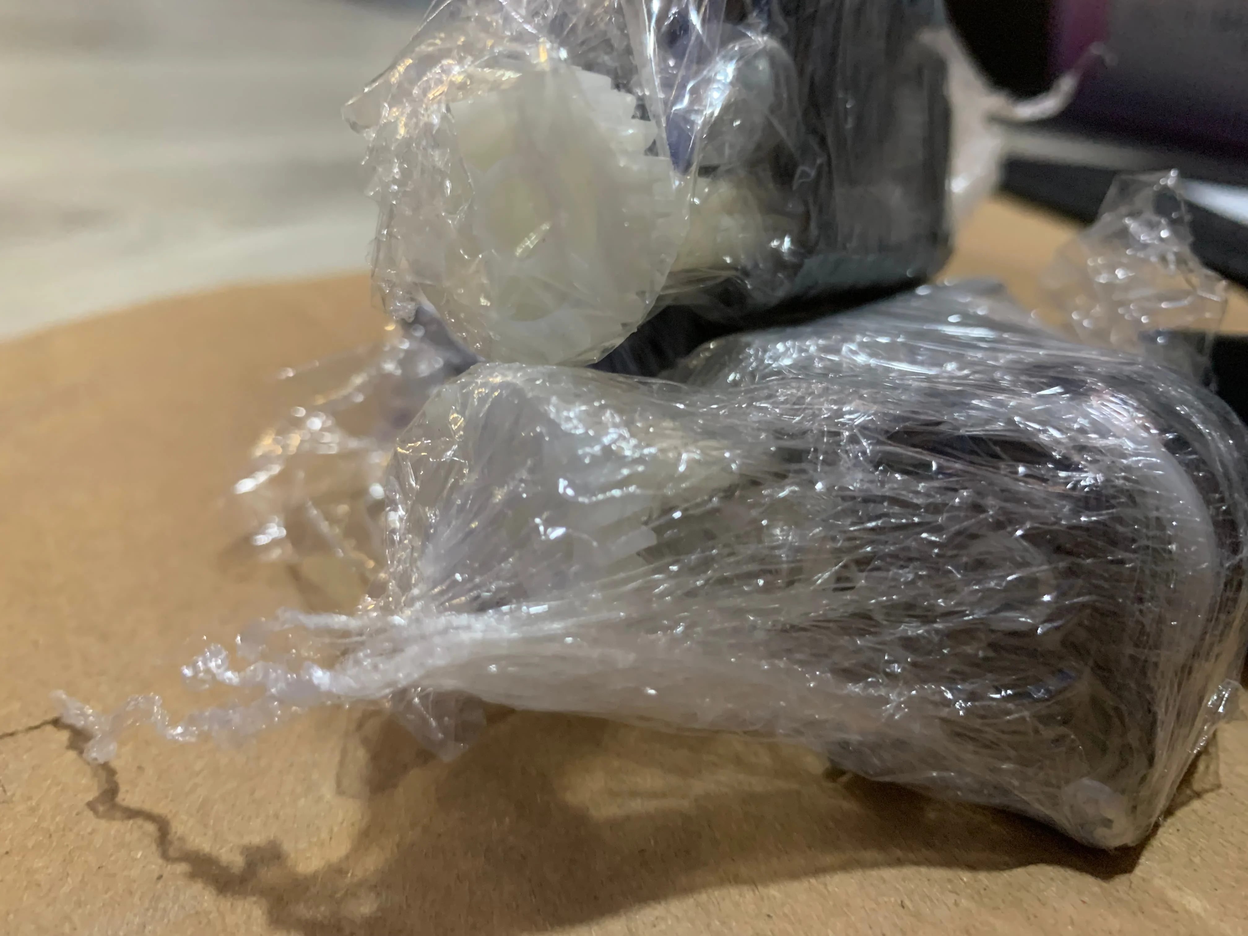 1 оригинальный ролик захвата 1547069 PICK ASSY для Epson L200 L201 L100 L101 T22 ME33 ME330 ME35 ME350 TX120 TX130 SX125 S22 SX130
1 оригинальный ролик захвата 1547069 PICK ASSY для Epson L200 L201 L100 L101 T22 ME33 ME330 ME35 ME350 TX120 TX130 SX125 S22 SX130