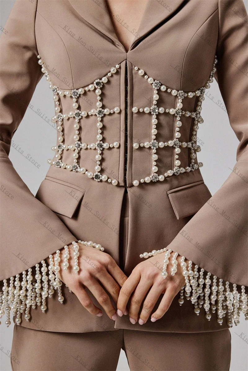 Женский костюм с жемчужной отделкой, 2 предмета: пиджак и прямые брюки, весенний, на заказ, для торжественных мероприятий, свадеб, смокинг, пиджак-куртка
Женский костюм с жемчужной отделкой, 2 предмета: пиджак и прямые брюки, весенний, на заказ, для торжественных мероприятий, свадеб, смокинг, пиджак-куртка