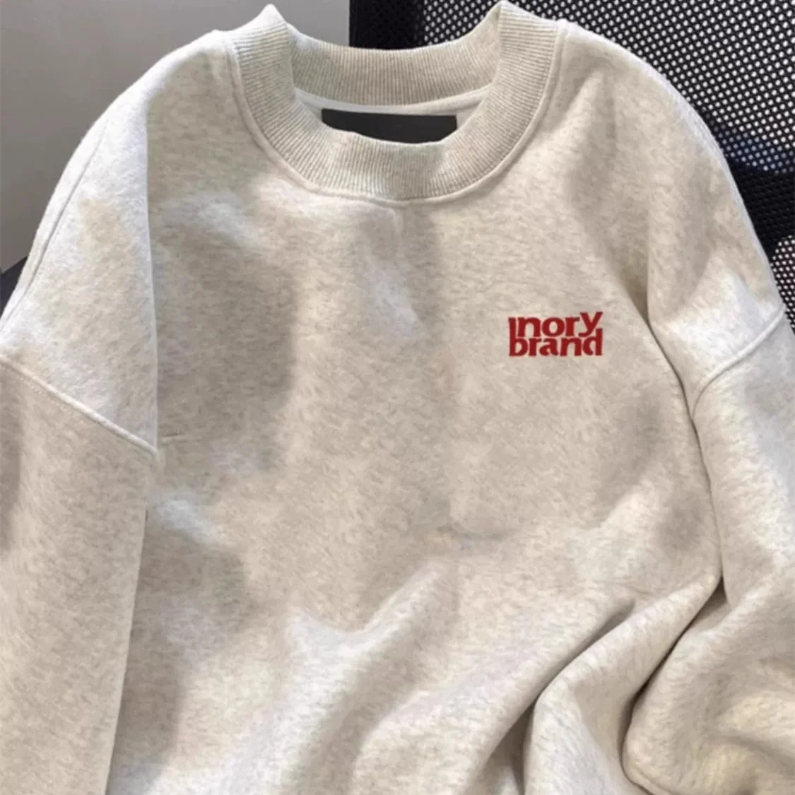 Осенняя модная свободная мужская толстовка большого размера с капюшоном Jaet Qimu, брендовая полиэфирная ткань с принтом, не железная ткань
Осенняя модная свободная мужская толстовка большого размера с капюшоном Jaet Qimu, брендовая полиэфирная ткань с принтом, не железная ткань