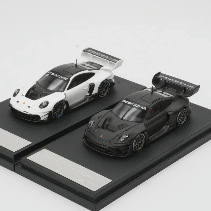 HKM В НАЛИЧИИ 1:64 GT3 R92 черный белыйRennsport Brumos Литая под давлением диорама Коллекция моделей автомобилей Миниатюрные игрушки
HKM В НАЛИЧИИ 1:64 GT3 R92 черный белыйRennsport Brumos Литая под давлением диорама Коллекция моделей автомобилей Миниатюрные игрушки