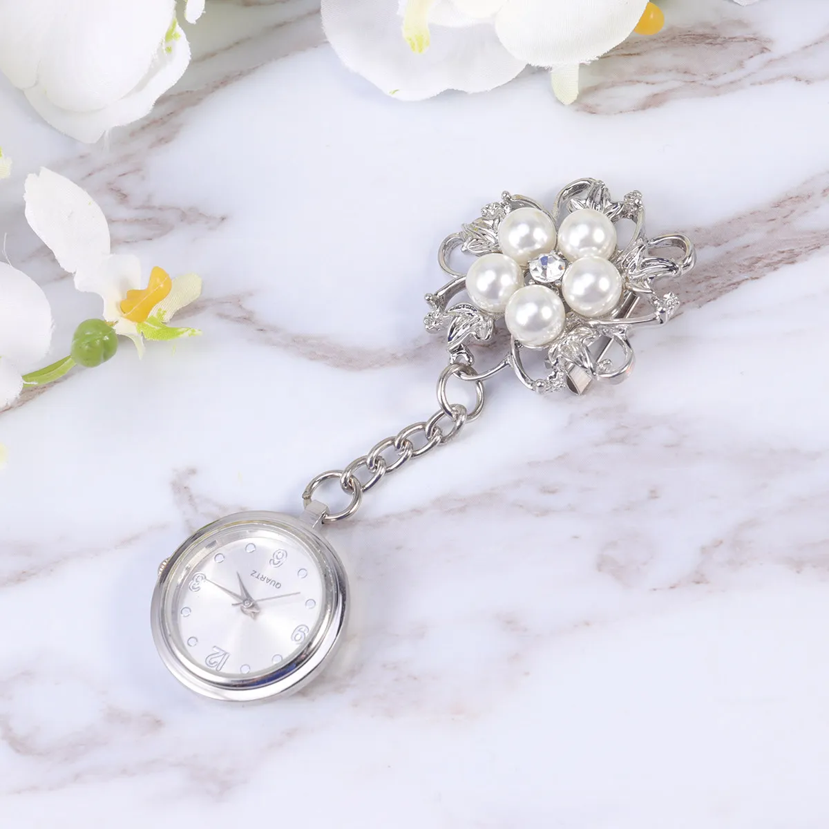 Nurse Quartz Brooch Watch Flower Block Pattern Clear Number Dial Premium Material Pin Watch for Doctors Professionals
Nurse Quartz Brooch Watch Flower Block Pattern Clear Number Dial Premium Material Pin Watch for Doctors Professionals
