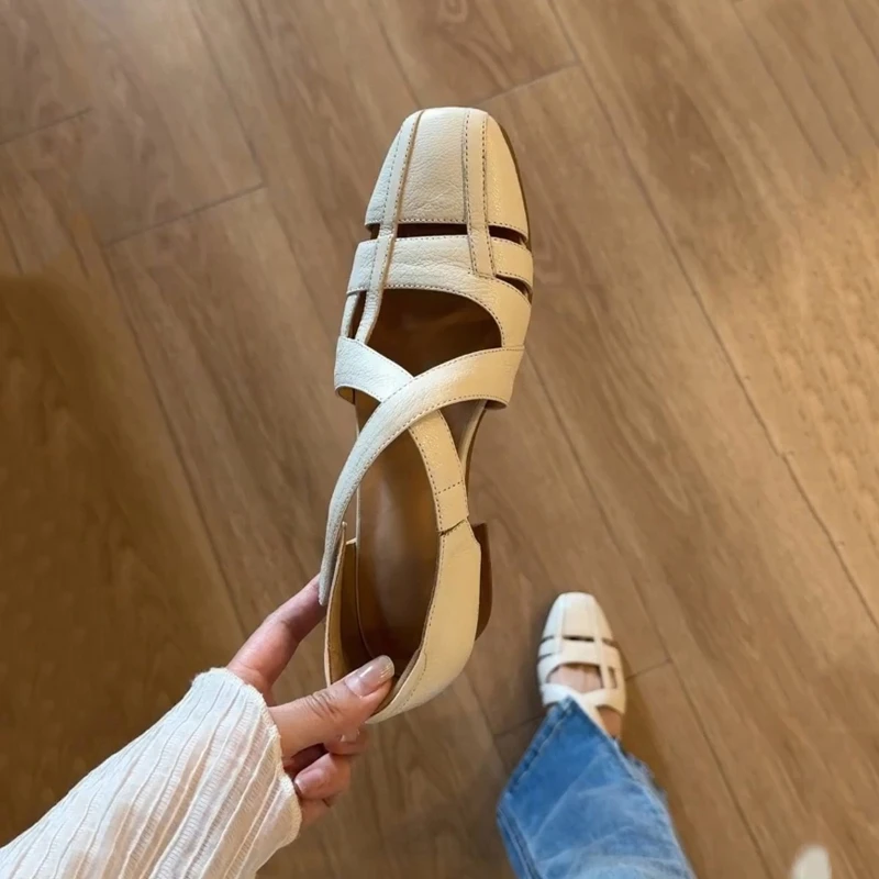 Fang's Ankle Strap Style Ankle Boot with A Headband for Waterproofing, Providing Comfortable and Slip-resistant Women's Sandals.
Fang's Ankle Strap Style Ankle Boot with A Headband for Waterproofing, Providing Comfortable and Slip-resistant Women's Sandals.