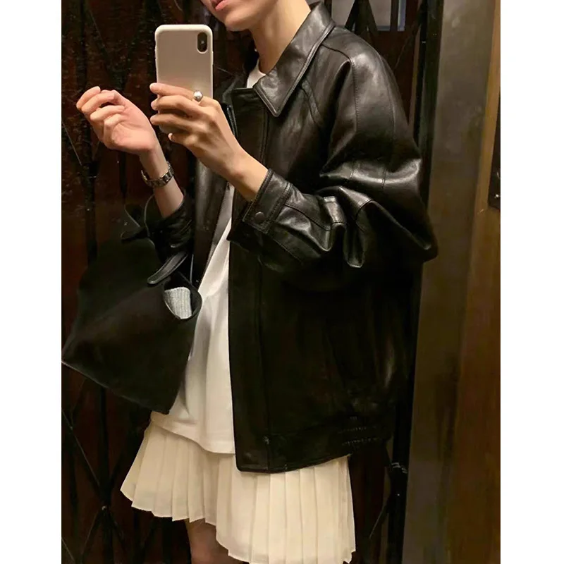 Retro Loose Versatile Stylish Solid Color Slimming Turn-Down Collar Leather Jacket For Women
Retro Loose Versatile Stylish Solid Color Slimming Turn-Down Collar Leather Jacket For Women