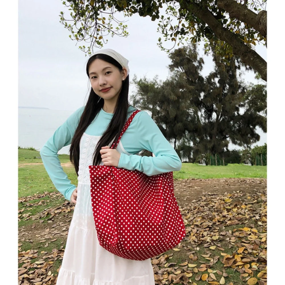 Korean Style Retro Simple Versatile Polka Dot Tote Bag Women's Comfortable Casual Daily Commuting Large Capacity Shoulder Bag
Korean Style Retro Simple Versatile Polka Dot Tote Bag Women's Comfortable Casual Daily Commuting Large Capacity Shoulder Bag