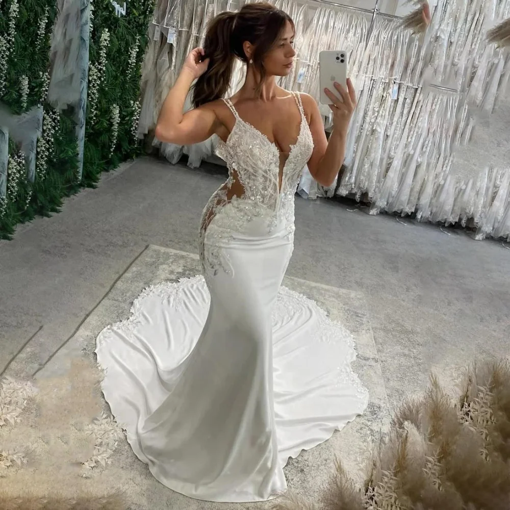 V-neck Backless Wedding Dress Sexy Lace Applique Bridal Dress Charming Spaghetti Strap Bridal Gown Vestidos De Novia Customized
V-neck Backless Wedding Dress Sexy Lace Applique Bridal Dress Charming Spaghetti Strap Bridal Gown Vestidos De Novia Customized