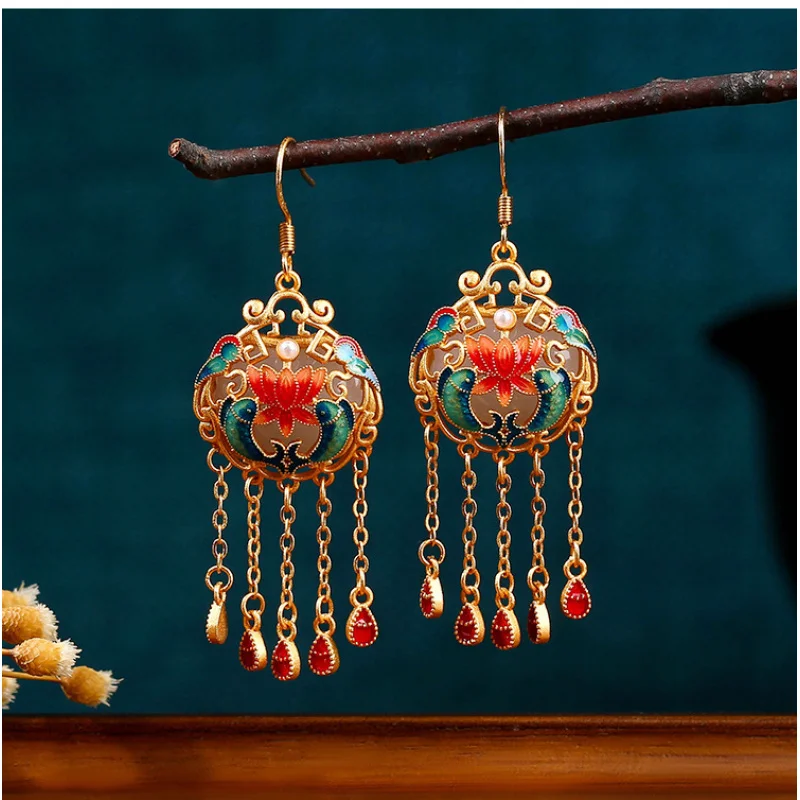925 Silver Needle Retro Chinese Auspicious Earrings Matte Gold-Plated Enamel Lotus Fish Long Tassel Female Earrings
925 Silver Needle Retro Chinese Auspicious Earrings Matte Gold-Plated Enamel Lotus Fish Long Tassel Female Earrings