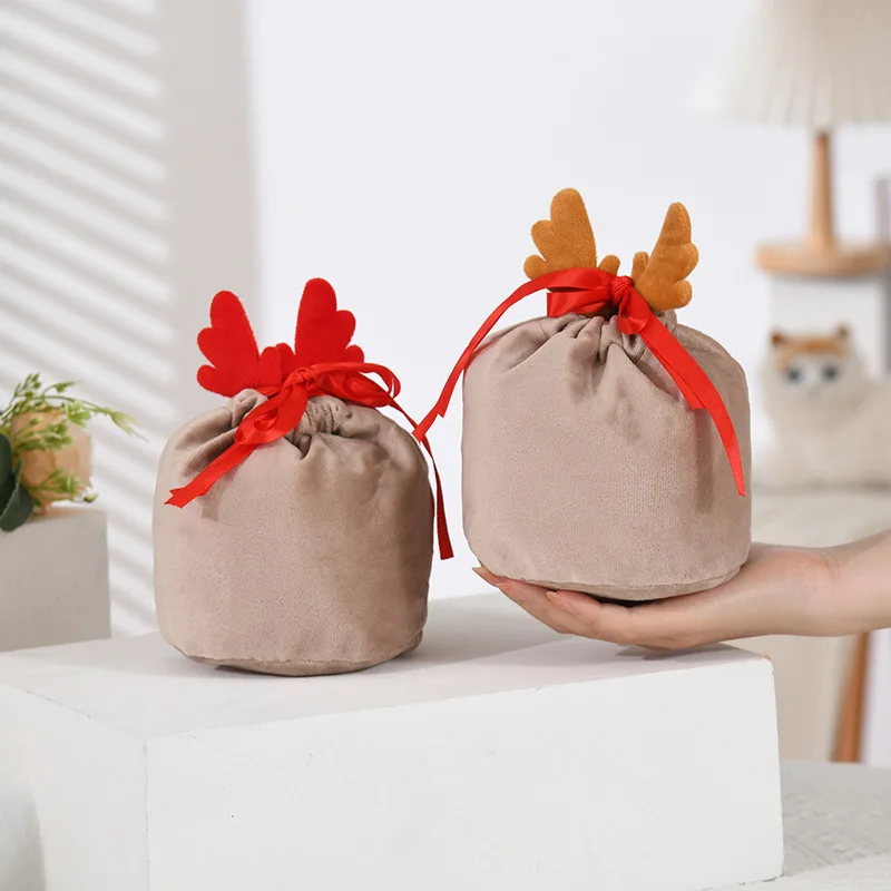 50 Pcs Christmas Velvet Candy Gift Bag Personalized Antlers Drawstring Pouches Halloween Gift Packaging Bags Party Decoration
50 Pcs Christmas Velvet Candy Gift Bag Personalized Antlers Drawstring Pouches Halloween Gift Packaging Bags Party Decoration