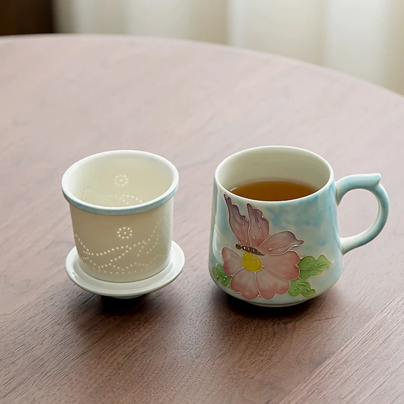 Chinese Style Tea Filtering and Separation Cups, With Cover Hand-drawn Flower Pattern Personal Mug, Home Ceramic Office Cup, 1Pc
Chinese Style Tea Filtering and Separation Cups, With Cover Hand-drawn Flower Pattern Personal Mug, Home Ceramic Office Cup, 1Pc