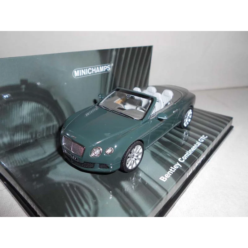 Литой под давлением мини-1:43 масштаб Bentley Continental GTC Convertible 2011 Limited модель автомобиля из сплава, Коллекционная игрушка, подарок, сувенирный дисплей 
Литой под давлением мини-1:43 масштаб Bentley Continental GTC Convertible 2011 Limited модель автомобиля из сплава, Коллекционная игрушка, подарок, сувенирный дисплей