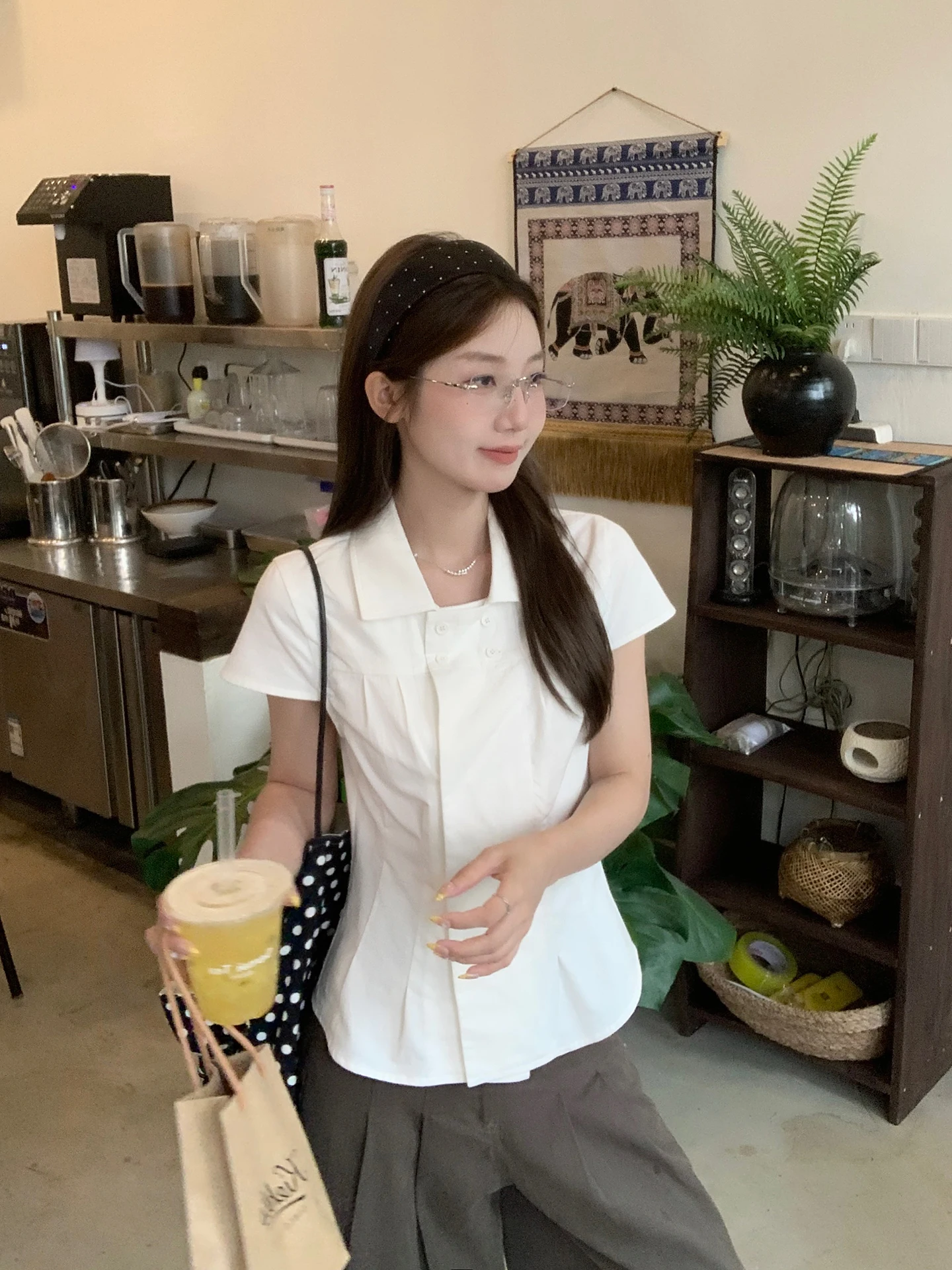 White Neck Short Sleeve Shirt Women's Style Summer Design Sweet Youthful Slimming Shoulder Level Top Casual Cotton Blend
White Neck Short Sleeve Shirt Women's Style Summer Design Sweet Youthful Slimming Shoulder Level Top Casual Cotton Blend