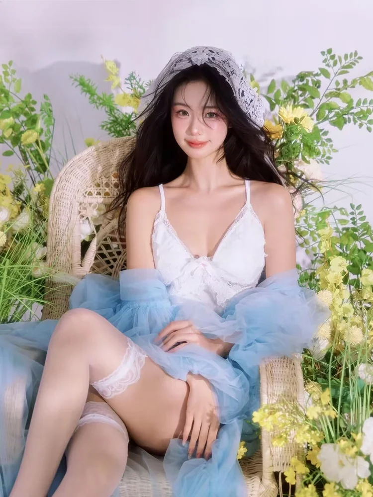 Dreamy Girl's Birthday Photo Shoot Clothes Spring Atmosphere Artistic Portrait Studio New Arrival Style Women's Fashion
Dreamy Girl's Birthday Photo Shoot Clothes Spring Atmosphere Artistic Portrait Studio New Arrival Style Women's Fashion