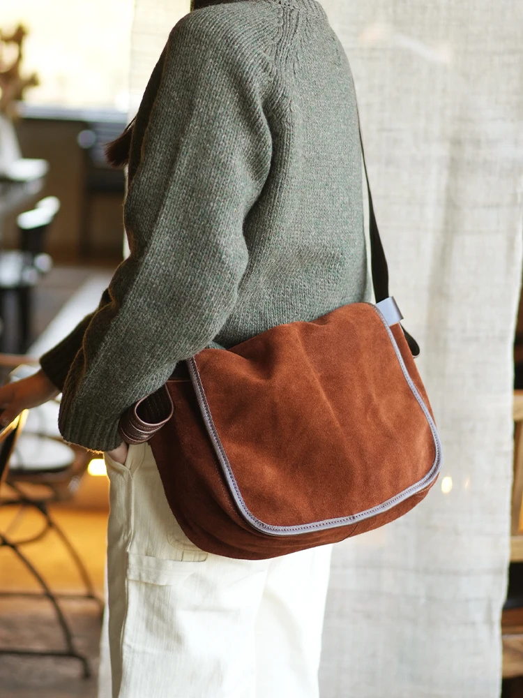 Outdoor travel handmade genuine leather men's women's large capacity messenger bag simple casual soft cow leather shoulder bag
Outdoor travel handmade genuine leather men's women's large capacity messenger bag simple casual soft cow leather shoulder bag
