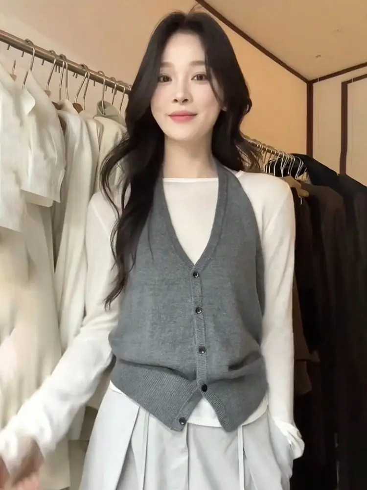 Корейский модный комплект из двух предметов: вязаный жилет с V-образным вырезом и топ с длинными рукавами, весенняя новинка
Корейский модный комплект из двух предметов: вязаный жилет с V-образным вырезом и топ с длинными рукавами, весенняя новинка