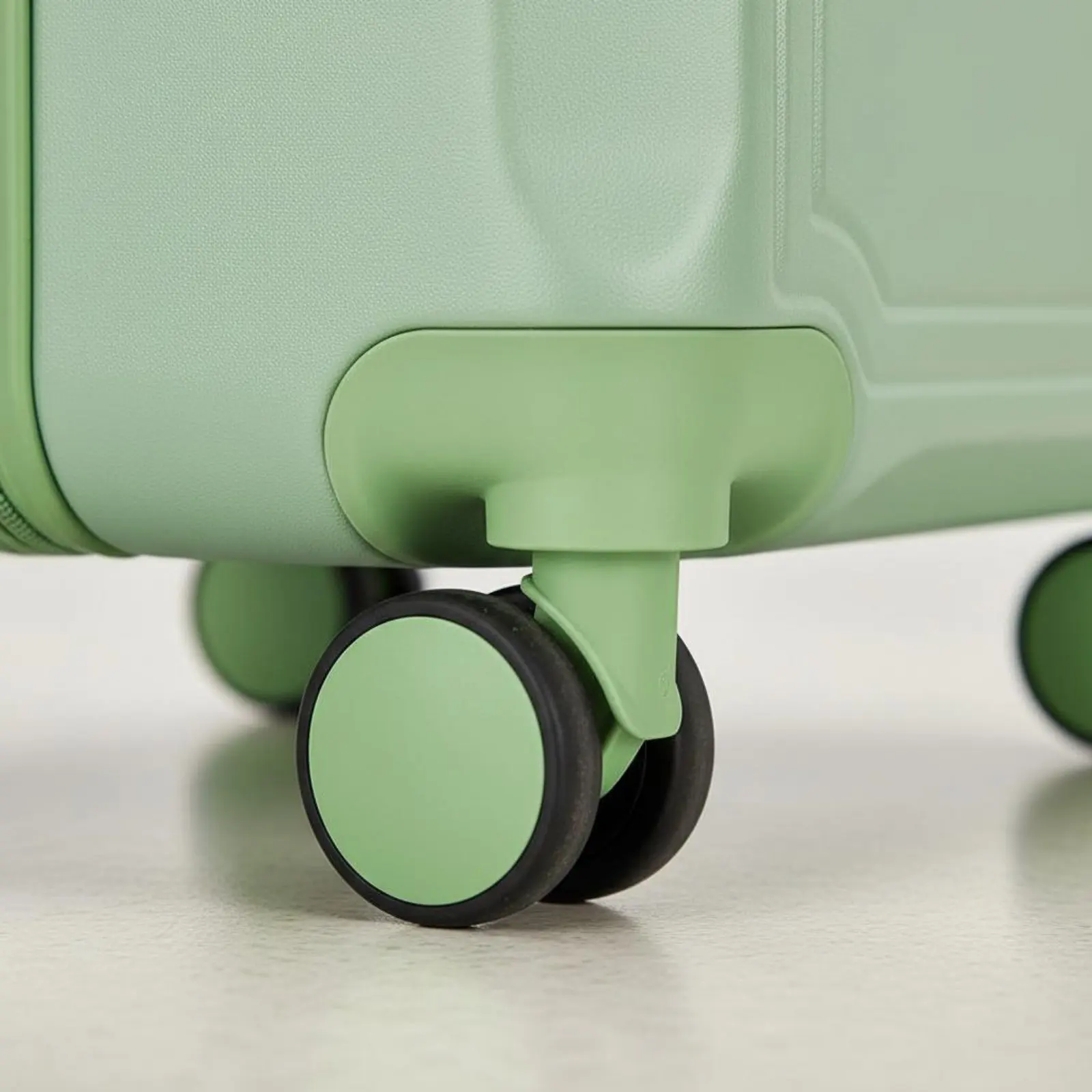Sit-on Suitcase Combination Lock Kids Rotating Suitcase for Airplane
Sit-on Suitcase Combination Lock Kids Rotating Suitcase for Airplane
