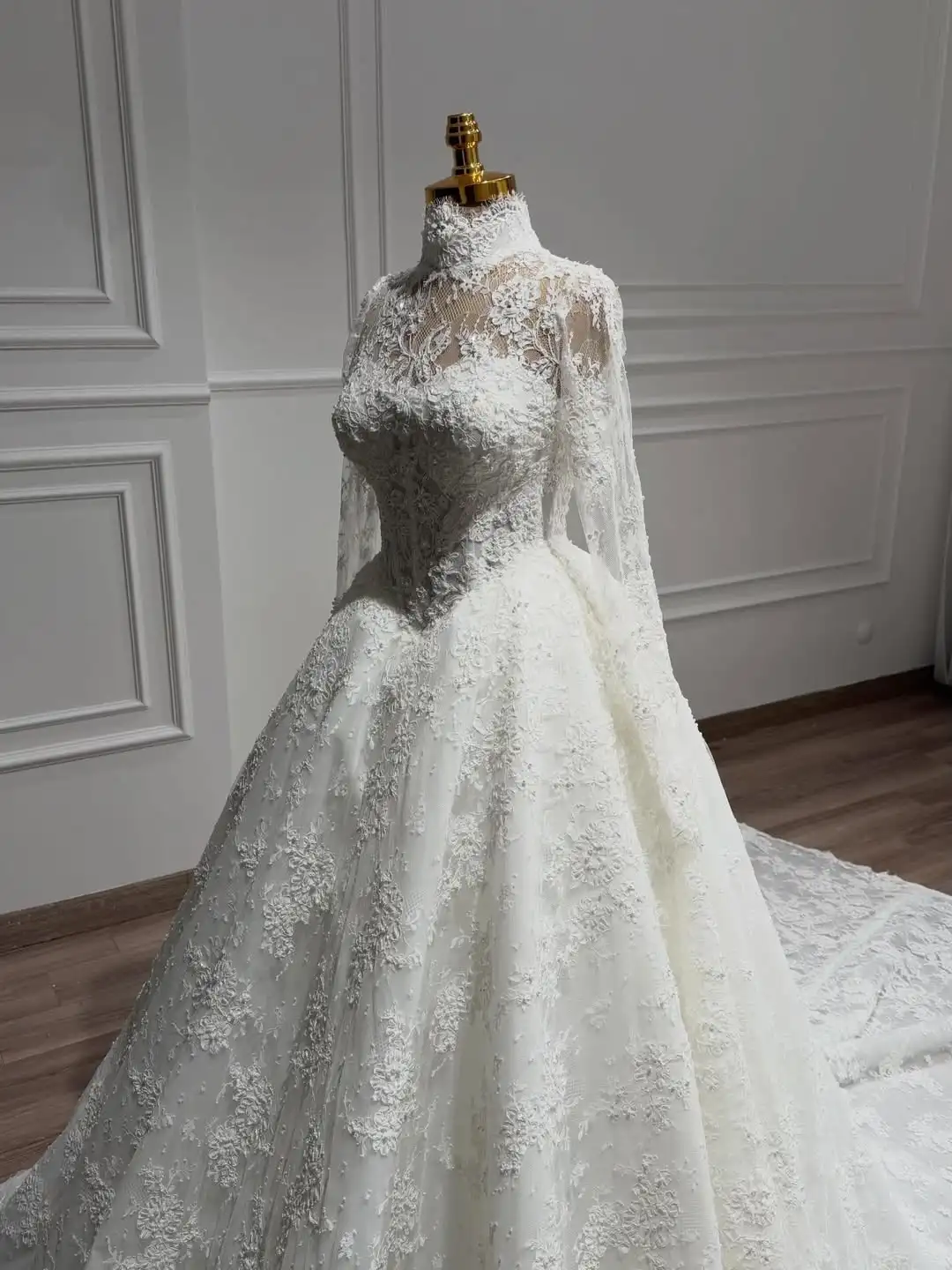 Customized Luxury Ball Gown High-Neck Long Sleeves Wedding Dress For Women Lace Appliques Bridal Gown Vestido De Novia
Customized Luxury Ball Gown High-Neck Long Sleeves Wedding Dress For Women Lace Appliques Bridal Gown Vestido De Novia