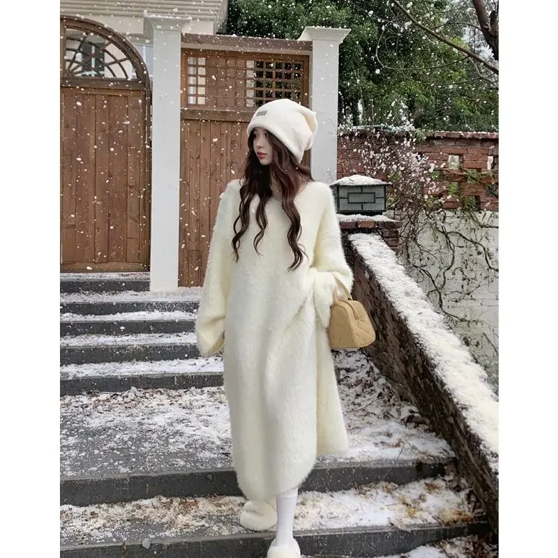 Lazy Wind Imitation Mink Velvet Long-sleeved Knit Dress Women's Autumn and Winter Sweater Long Skirt
Lazy Wind Imitation Mink Velvet Long-sleeved Knit Dress Women's Autumn and Winter Sweater Long Skirt