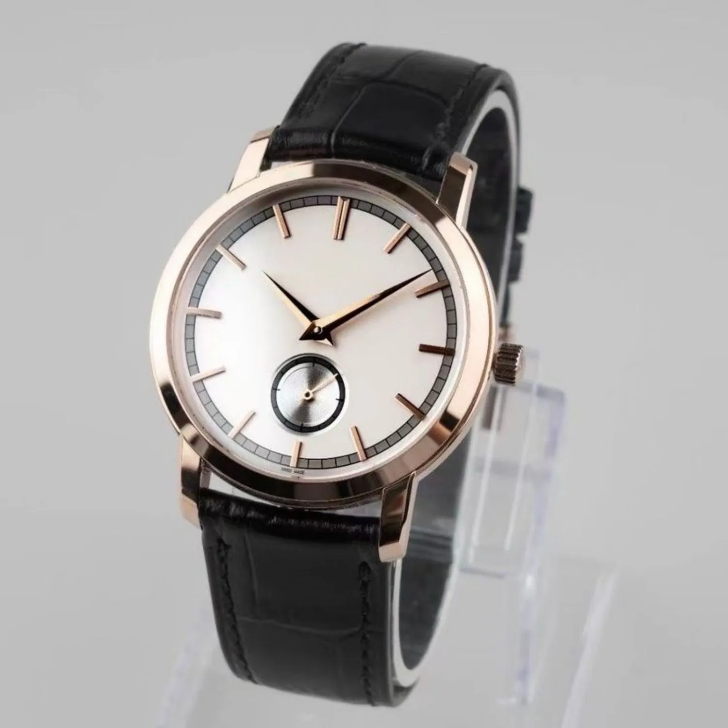 Fashion Rose Gold Case White Dial Black Leather Strap Men's Quartz Watch Unique Date Window Design Luxury Casual Wristwatch
Fashion Rose Gold Case White Dial Black Leather Strap Men's Quartz Watch Unique Date Window Design Luxury Casual Wristwatch