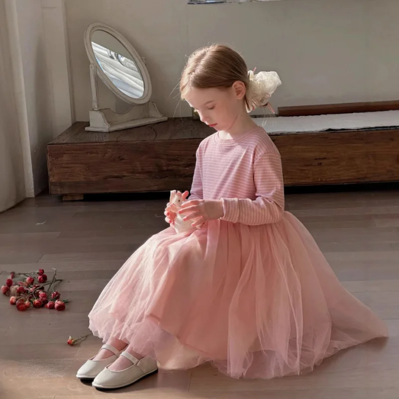 Girls' Dress Spring and Autumn New Children's Sweet Patchwork Mesh Dress Baby Stylish Long Sleeve Princess Dress
Girls' Dress Spring and Autumn New Children's Sweet Patchwork Mesh Dress Baby Stylish Long Sleeve Princess Dress