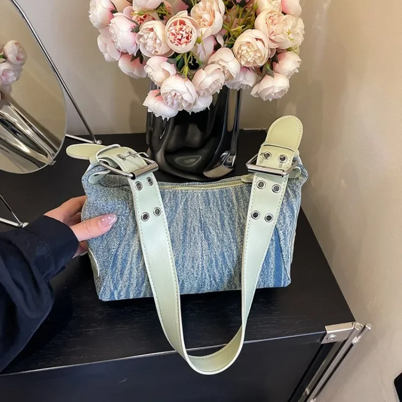 Glamorous Mom Bag Designer Diaper Bag For Women Luxury Leather Tote Elegant Crossbody Bag Stylish & Spacious
Glamorous Mom Bag Designer Diaper Bag For Women Luxury Leather Tote Elegant Crossbody Bag Stylish & Spacious