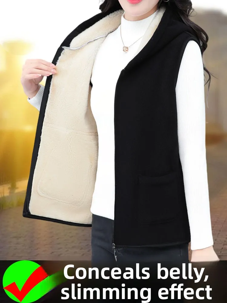 Модный утепленный жилет на флисовой подкладке для женщин, осенне-зимняя новинка, с капюшоном, верхняя одежда больших размеров, женский жилет.
Модный утепленный жилет на флисовой подкладке для женщин, осенне-зимняя новинка, с капюшоном, верхняя одежда больших размеров, женский жилет.