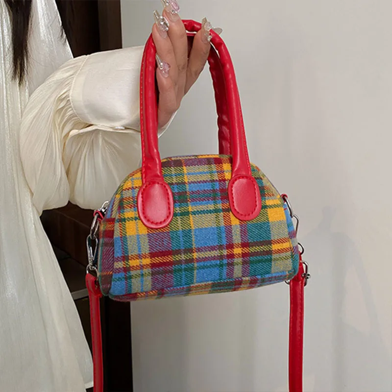 2025 Spring New Messenger Bags Grid Pillow Bag Casual Fashion Grid Handbag Woolen Shoulder Bag
2025 Spring New Messenger Bags Grid Pillow Bag Casual Fashion Grid Handbag Woolen Shoulder Bag